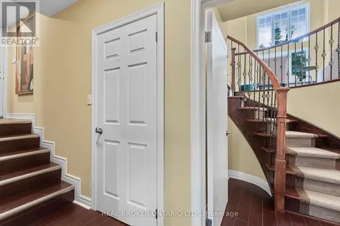429 North Lake Road Richmond Hill (oak Ridges Lake Wilcox) ON L4E 3A7