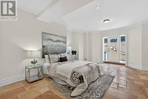 291 Byng Avenue Toronto (willowdale East) ON M2N 4L4