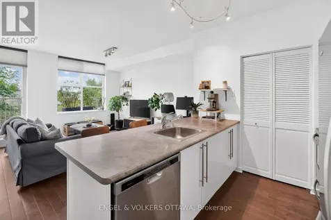 150 Caroline Avenue Ottawa ON K1Y 4X8