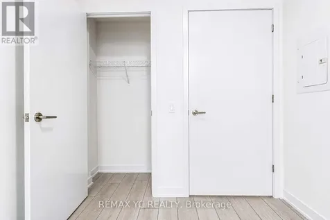 5858 Yonge Street Toronto (newtonbrook West) ON M2M 0C6