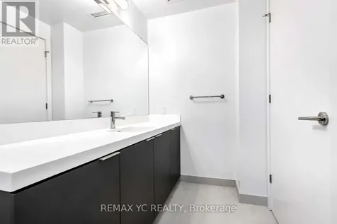 5858 Yonge Street Toronto (newtonbrook West) ON M2M 0C6