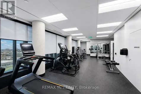5858 Yonge Street Toronto (newtonbrook West) ON M2M 0C6