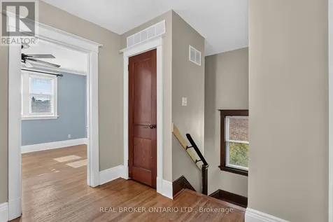 72 Houghton Avenue South Hamilton (delta) ON L8K 2M8