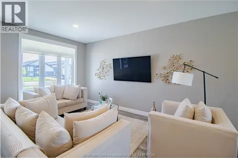 124 Grassland Grove Chatham ON N7M 0T2