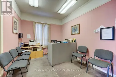 75 Chatham Street Brant (brantford Twp) ON N3T 2P2