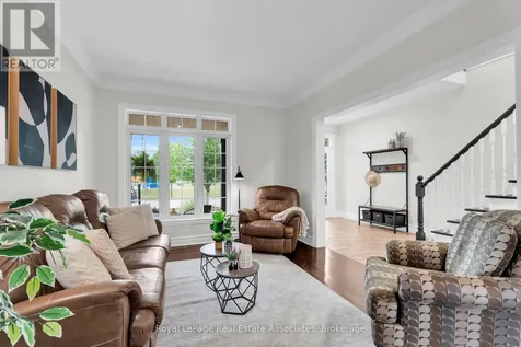 27 Rennie Street Halton Hills (ac Acton) ON L7J 2Y7