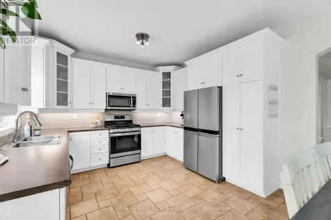 27 Rennie Street Halton Hills (ac Acton) ON L7J 2Y7