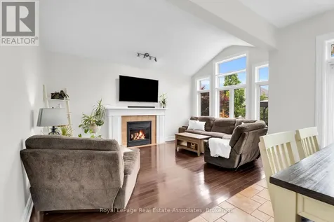27 Rennie Street Halton Hills (ac Acton) ON L7J 2Y7