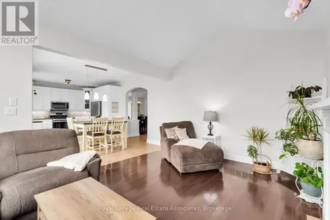 27 Rennie Street Halton Hills (ac Acton) ON L7J 2Y7