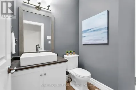 27 Rennie Street Halton Hills (ac Acton) ON L7J 2Y7