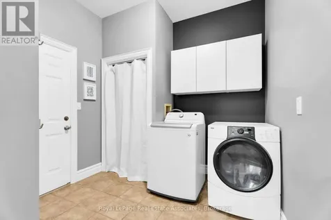 27 Rennie Street Halton Hills (ac Acton) ON L7J 2Y7