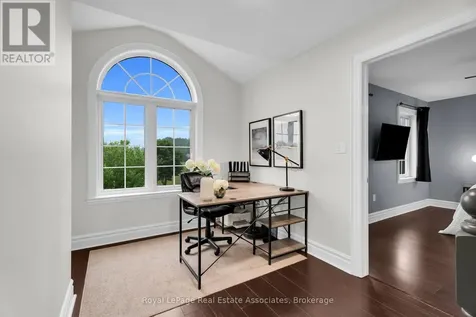 27 Rennie Street Halton Hills (ac Acton) ON L7J 2Y7