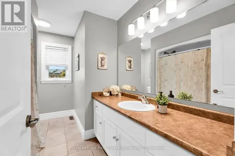 27 Rennie Street Halton Hills (ac Acton) ON L7J 2Y7