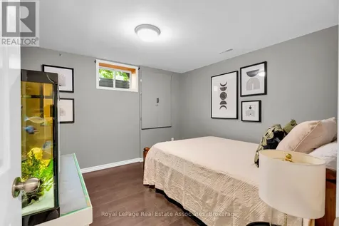 27 Rennie Street Halton Hills (ac Acton) ON L7J 2Y7
