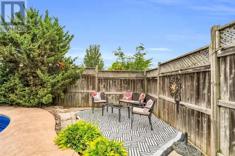 27 Rennie Street Halton Hills (ac Acton) ON L7J 2Y7