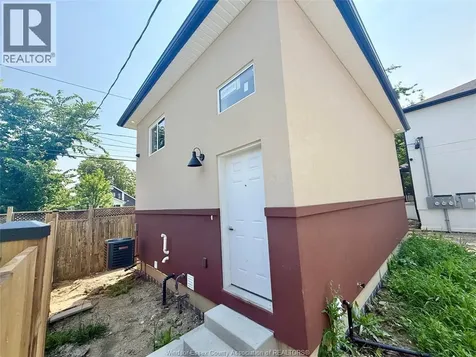 1740 Buckingham Drive Windsor ON N8T 2A6