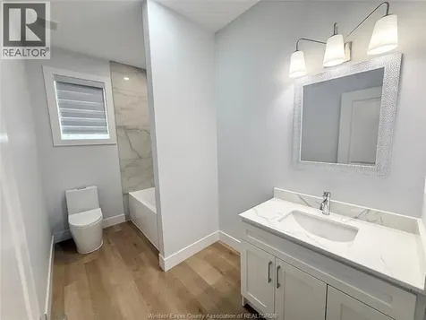 1740 Buckingham Drive Windsor ON N8T 2A6