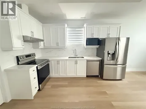 1740 Buckingham Drive Windsor ON N8T 2A6