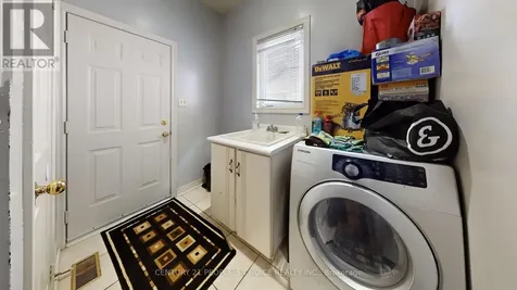 9 Roughley Street Bradford West Gwillimbury (bradford) ON L3Z 3B2
