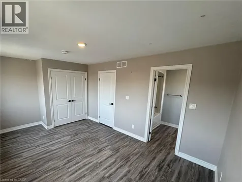 8196 Mcleod Road Niagara Falls ON L2H 3T6