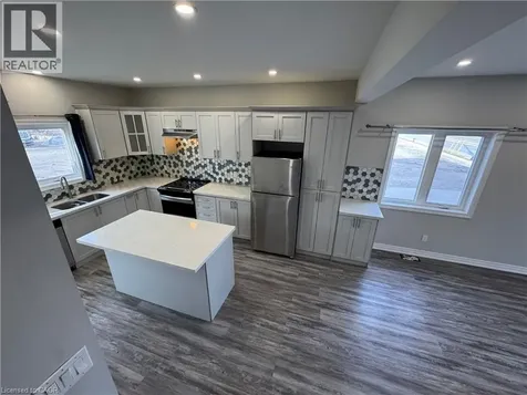 8196 Mcleod Road Niagara Falls ON L2H 3T6