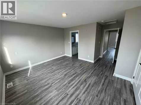 8196 Mcleod Road Niagara Falls ON L2H 3T6