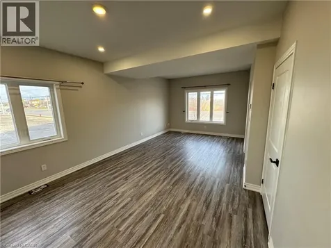 8196 Mcleod Road Niagara Falls ON L2H 3T6