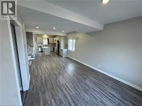 8196 Mcleod Road Niagara Falls ON L2H 3T6