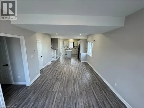 8196 Mcleod Road Niagara Falls ON L2H 3T6