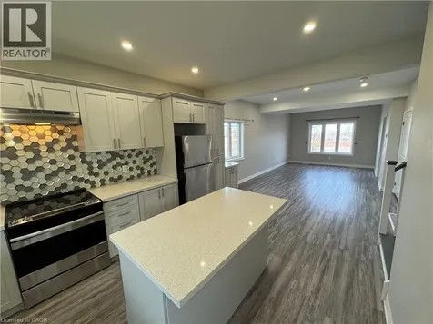 8196 Mcleod Road Niagara Falls ON L2H 3T6