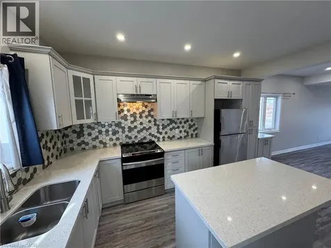 8196 Mcleod Road Niagara Falls ON L2H 3T6
