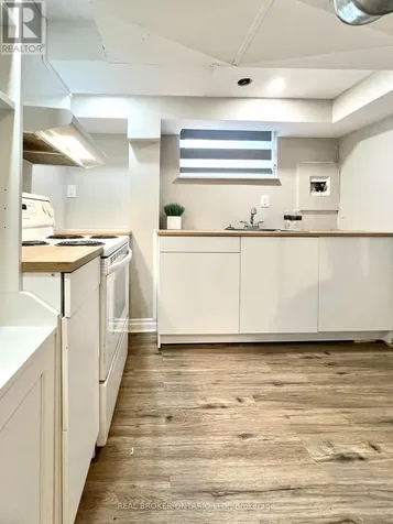 5285 Woodhaven Court Burlington (appleby) ON L7L 3T7