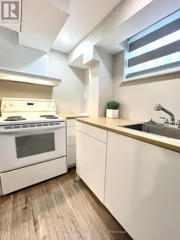 5285 Woodhaven Court Burlington (appleby) ON L7L 3T7