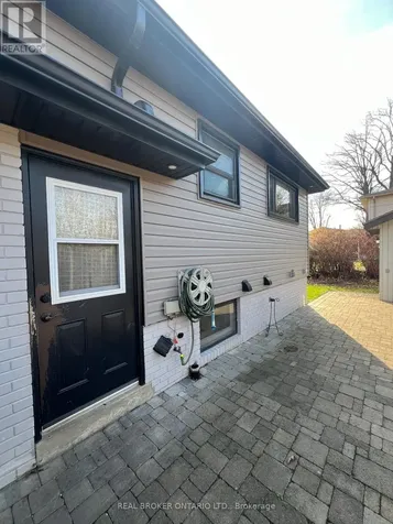 5285 Woodhaven Court Burlington (appleby) ON L7L 3T7