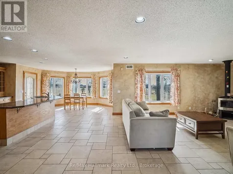 232 Eighth Road East Hamilton ON L8J 3M2