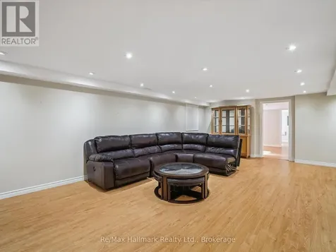 232 Eighth Road East Hamilton ON L8J 3M2