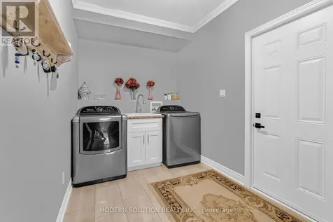 54 Somerville Road Halton Hills (ac Acton) ON L7J 2Z9