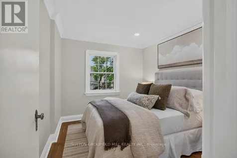 122 Strath Avenue Toronto (kingsway South) ON M8X 1R5