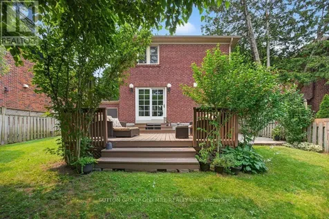 122 Strath Avenue Toronto (kingsway South) ON M8X 1R5