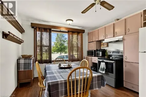 958 Highland Road East Hamilton ON L8J 3G9