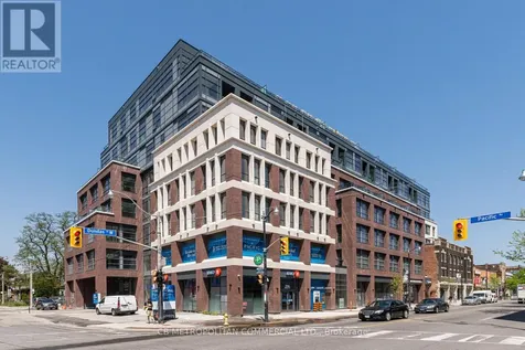 2946 Dundas Street West Street West Toronto (junction Area) ON M6P 1Y8