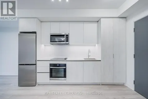 5858 Yonge Street Toronto (newtonbrook West) ON M2M 0C6