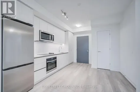 5858 Yonge Street Toronto (newtonbrook West) ON M2M 0C6