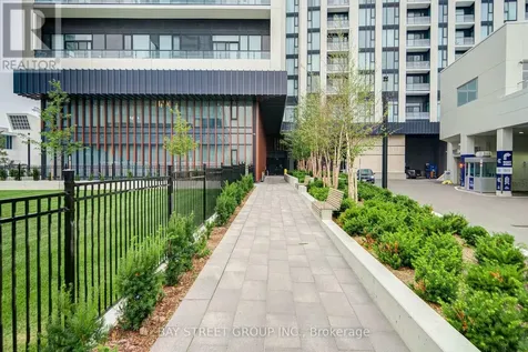 5858 Yonge Street Toronto (newtonbrook West) ON M2M 0C6