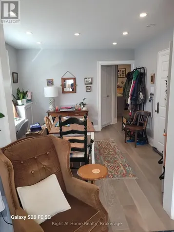 517 Runnymede Street Toronto (junction Area) ON M6S 2Z8
