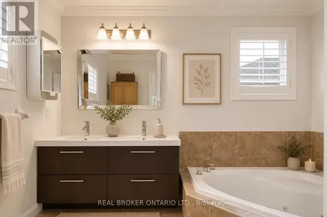 457 Ravineview Way Oakville (wc Wedgewood Creek) ON L6H 6S8