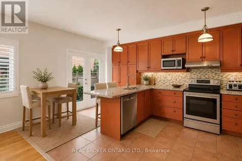 457 Ravineview Way Oakville (wc Wedgewood Creek) ON L6H 6S8