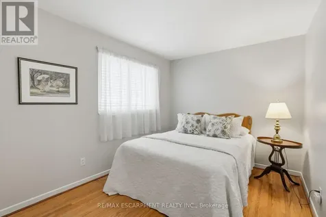 504 Kenmarr Crescent Burlington (appleby) ON L7L 4R7