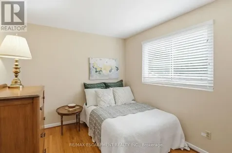 504 Kenmarr Crescent Burlington (appleby) ON L7L 4R7