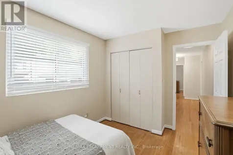 504 Kenmarr Crescent Burlington (appleby) ON L7L 4R7